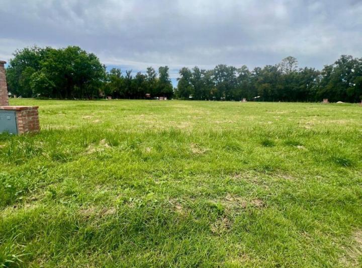 Terreno · 891m²