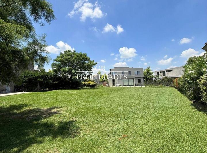 Terreno · 634m²