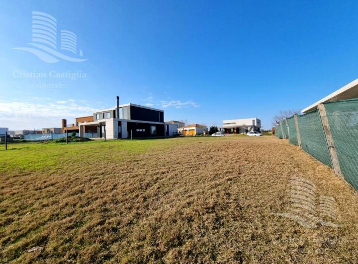 Terreno · 842m²