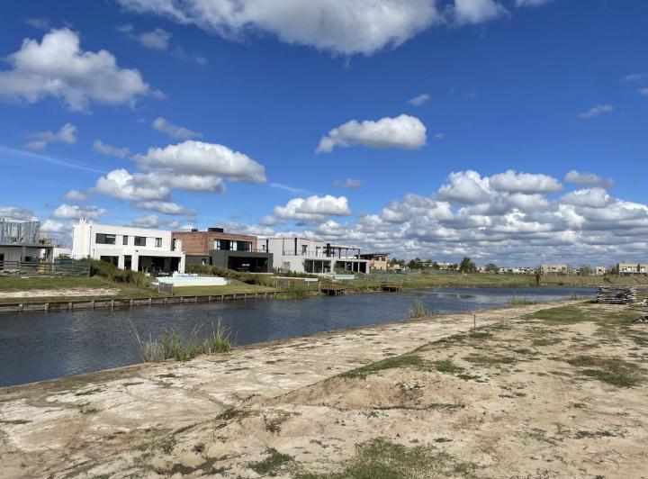 Terreno · 779m²