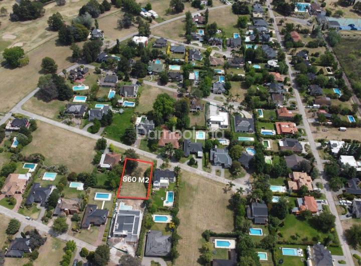Terreno · 860m²