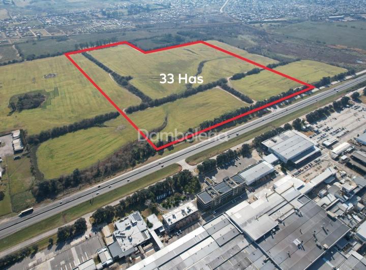 Terreno · 330000m²