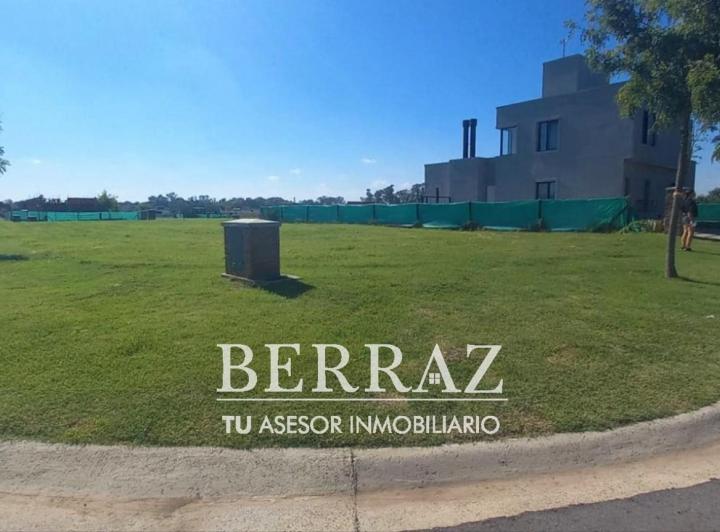 Terreno · 557m²