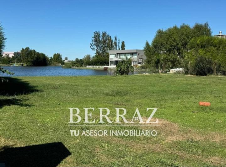 Terreno · 829m²