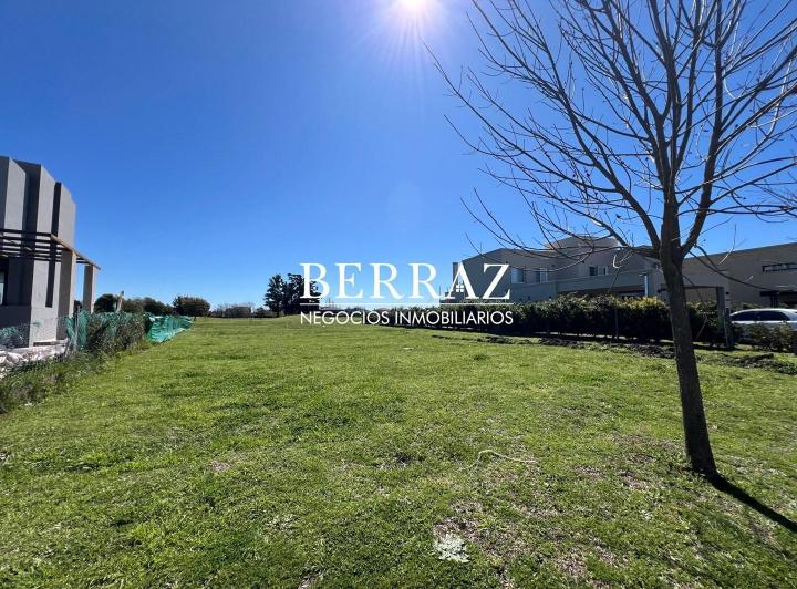 Terreno · 1067m²