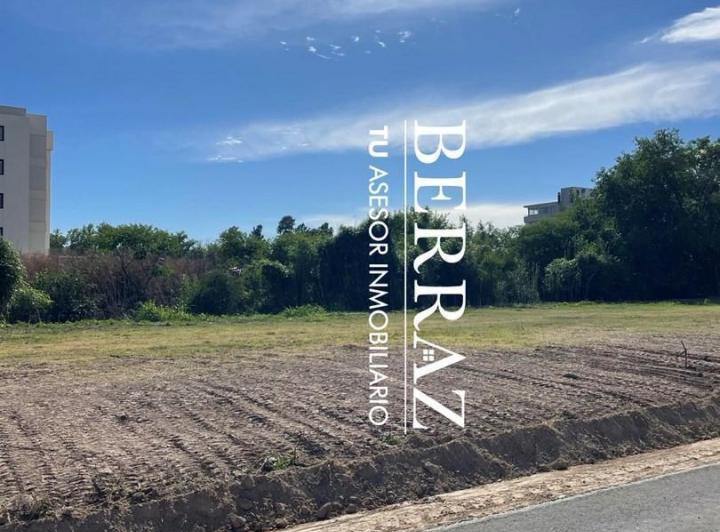 Terreno · 307m²