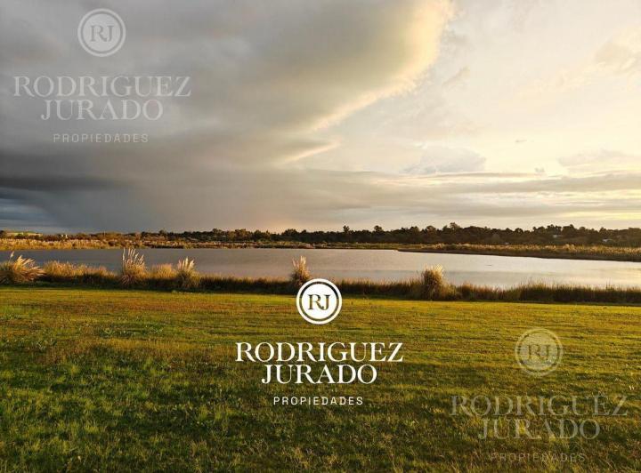Terreno · 900m²