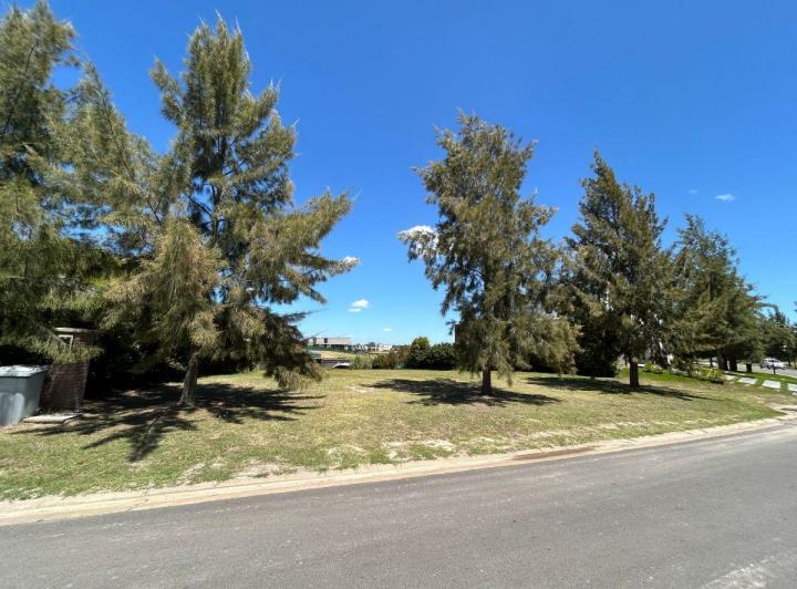 Terreno · 910m²
