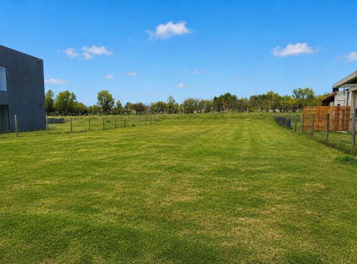 Terreno · 903m²