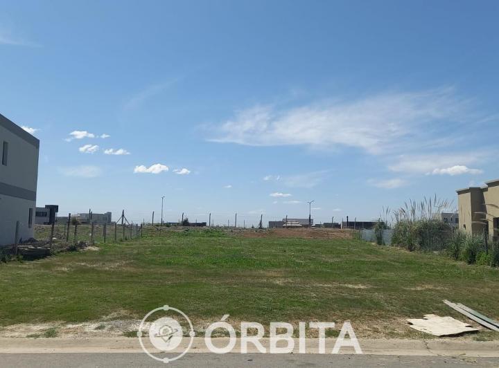 Terreno · 819m²