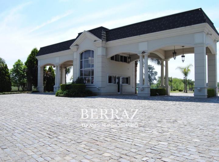 Terreno · 908m²