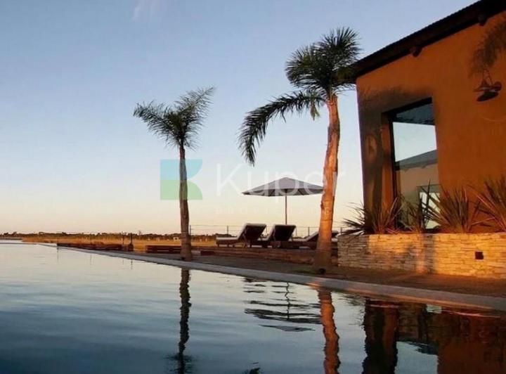 Terreno · 905m²