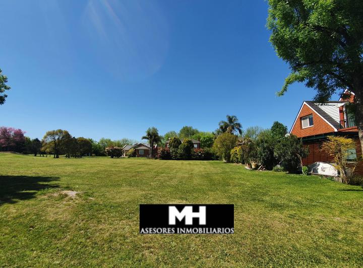Terreno · 884m²
