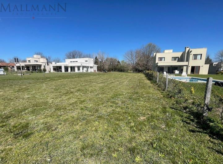 Terreno · 1045m²