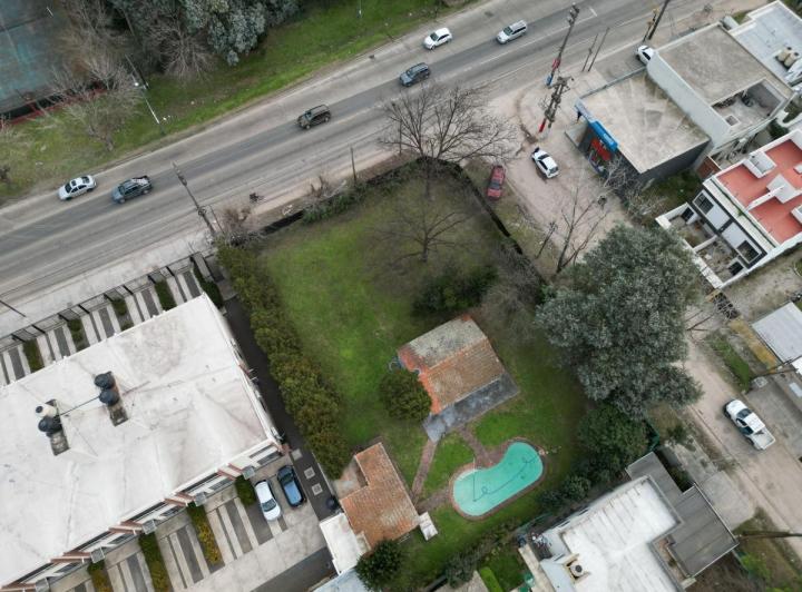 Terreno · 1230m²