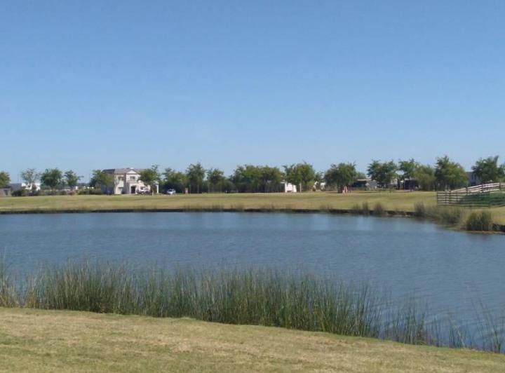 Terreno · 880m²