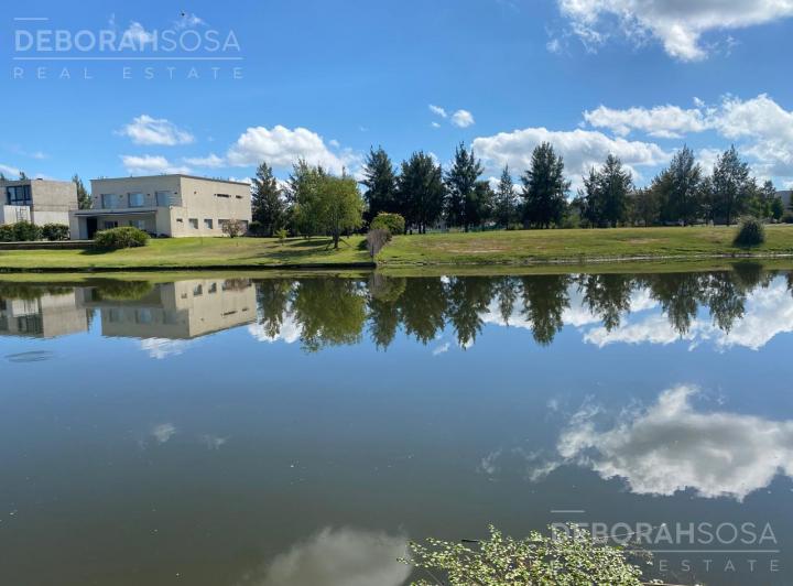 Terreno · 852m²