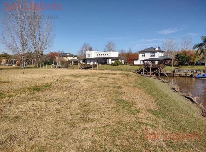 Terreno · 1240m²