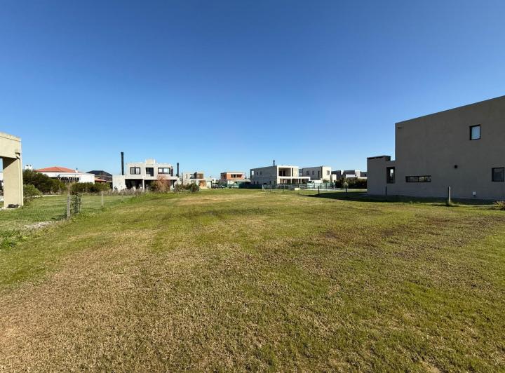 Terreno · 784m²