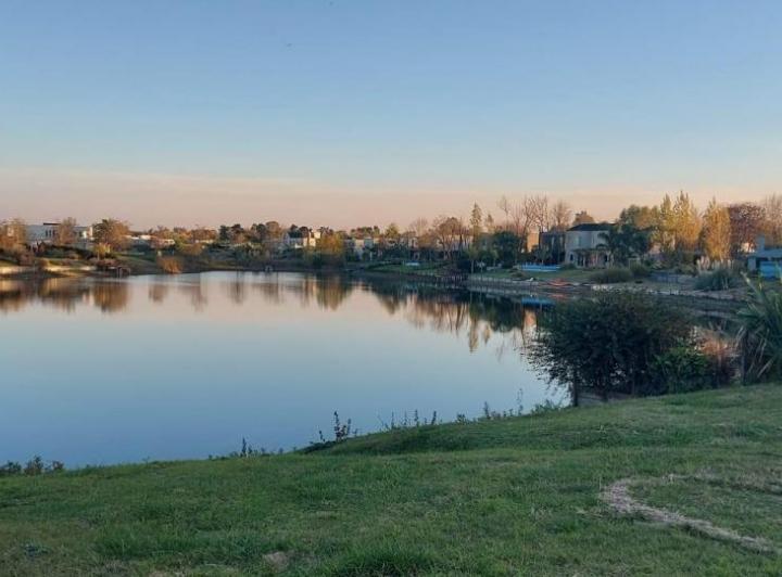 Terreno · 925m²