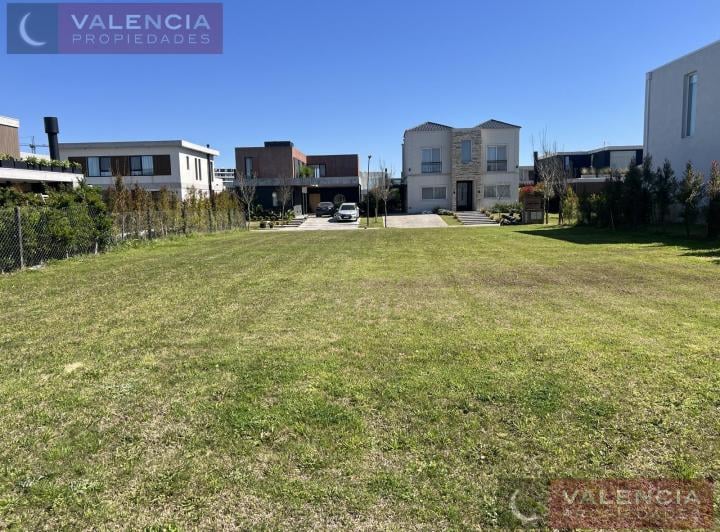 Terreno · 561m²