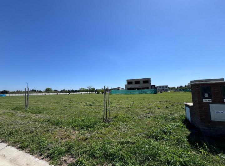 Terreno · 378m²