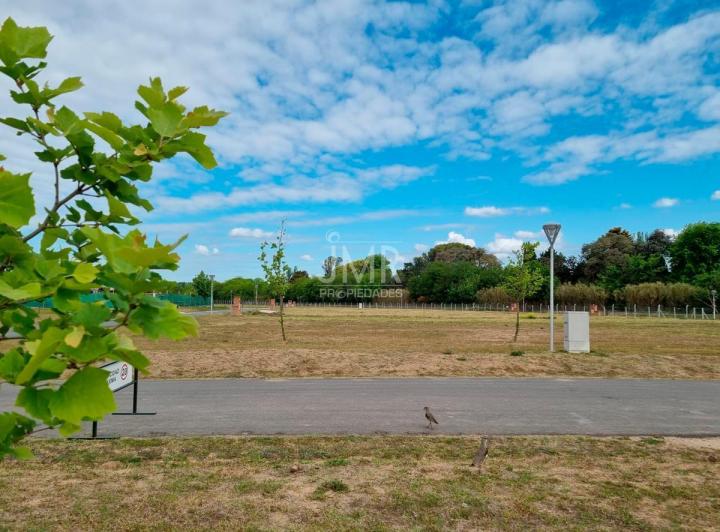 Terreno · 379m²