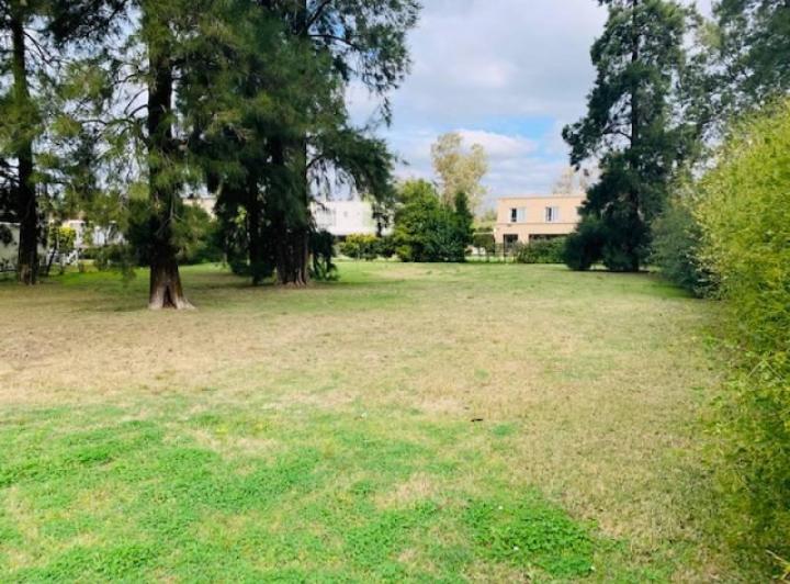 Terreno · 1121m²