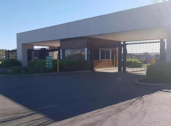 Terreno · 833m²