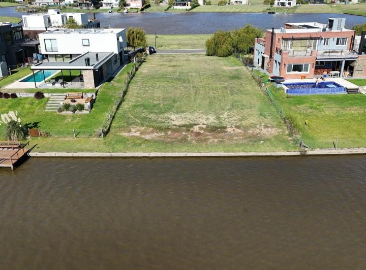 Terreno · 900m²