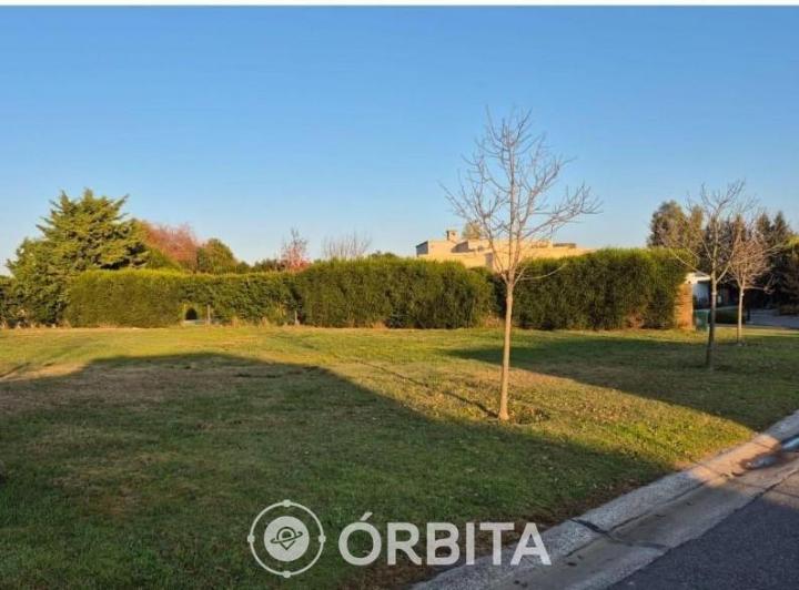 Terreno · 822m²