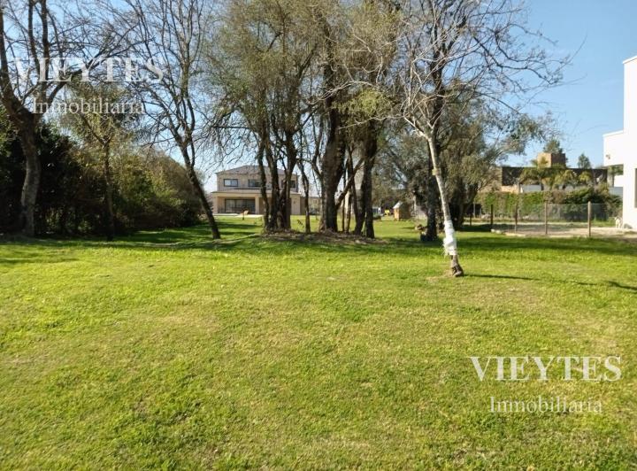 Terreno · 787m²