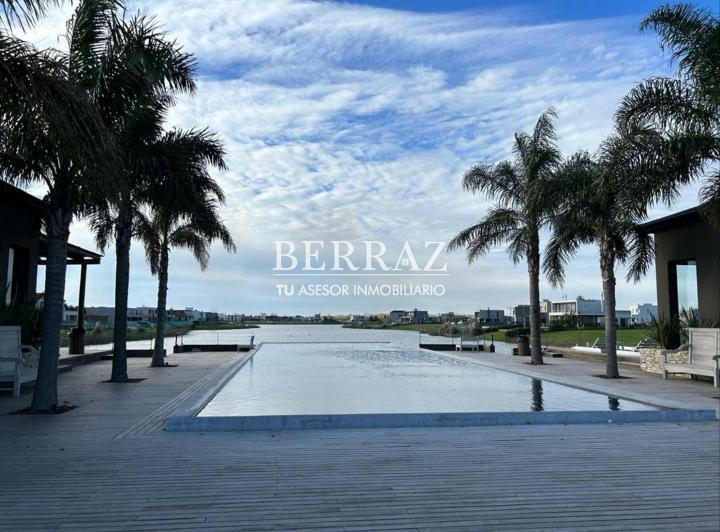 Terreno · 853m²