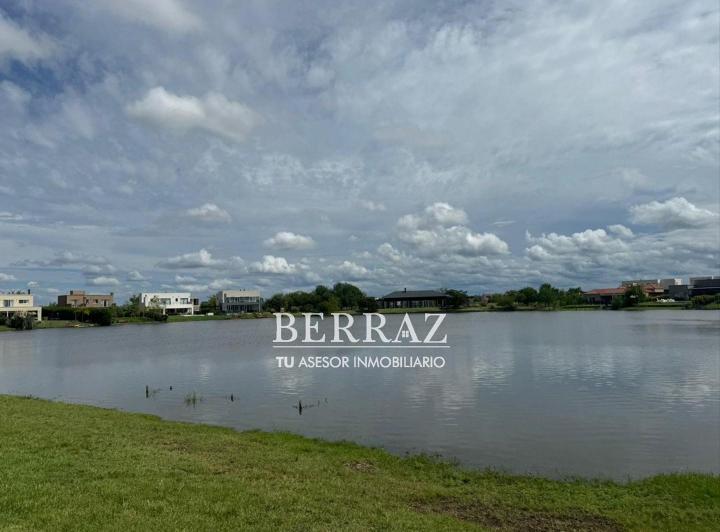 Terreno · 824m²
