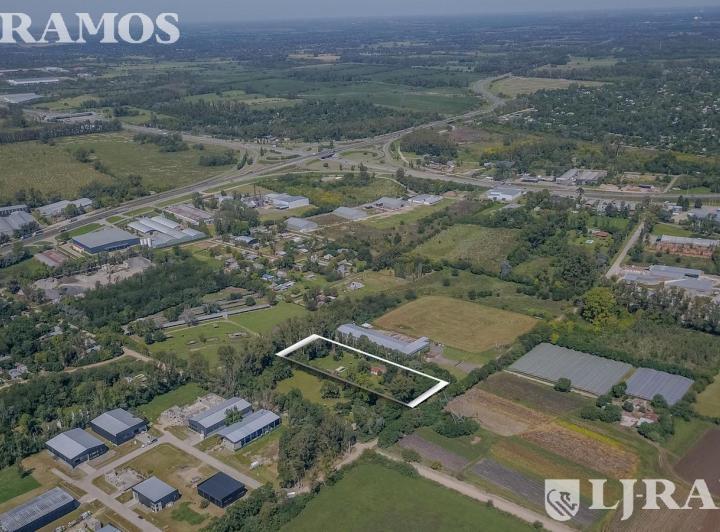 Terreno · 8998m²
