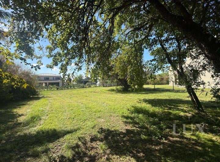 Terreno · 788m²