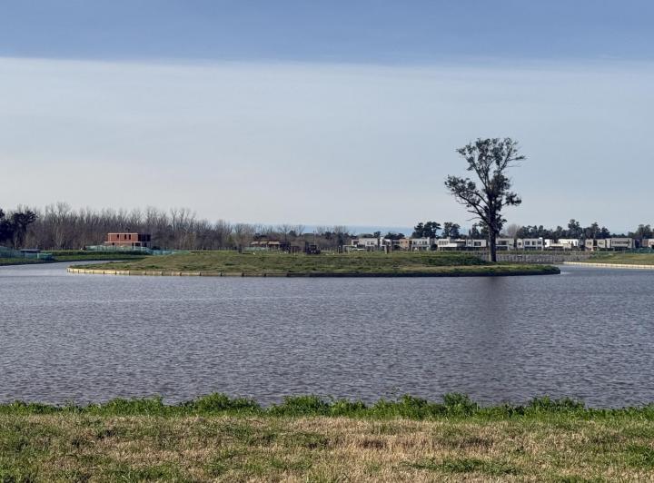 Terreno · 747m²
