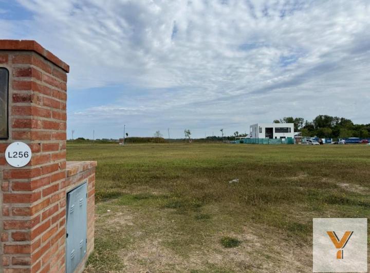 Terreno · 642m²