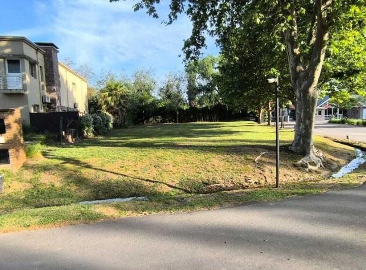 Terreno · 805m²