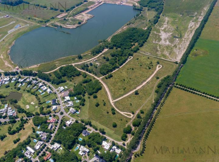 Terreno · 1850m²