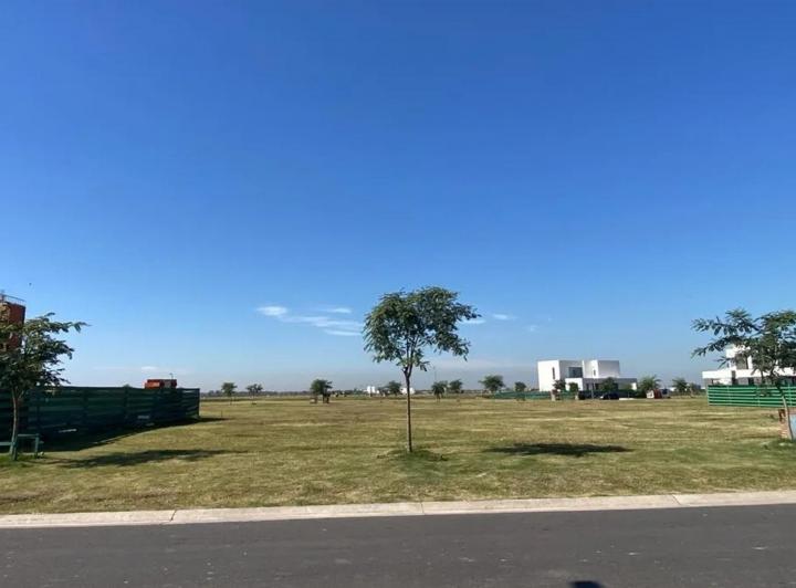 Terreno · 729m²