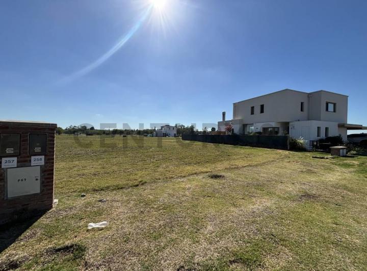 Terreno · 600m²