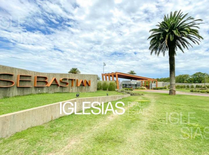 Terreno · 837m²