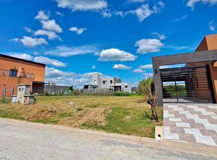 Terreno · 300m²