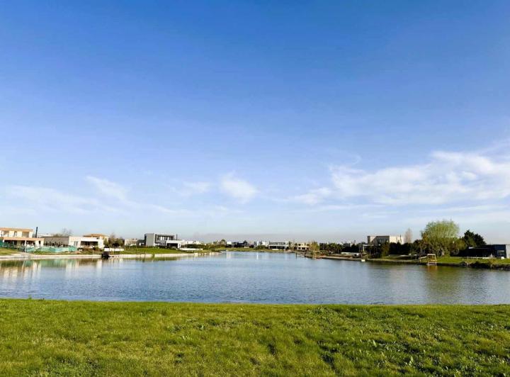 Terreno · 923m²