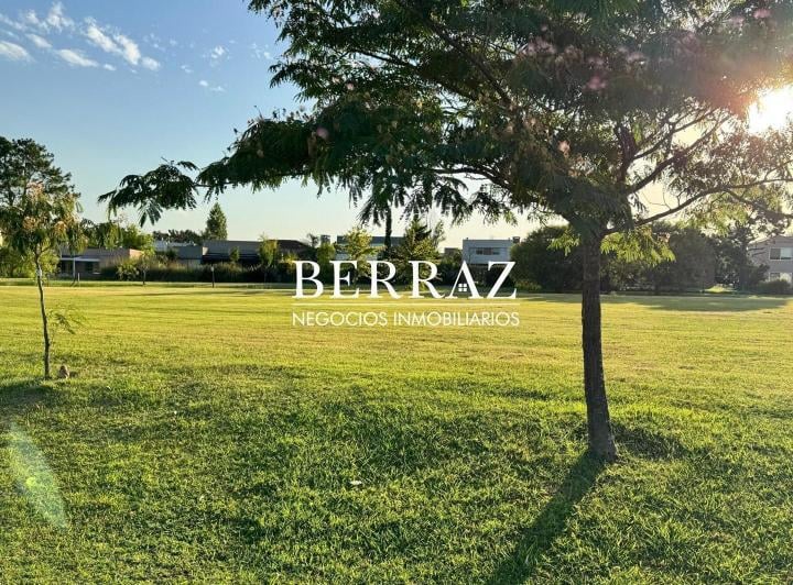 Terreno · 947m²