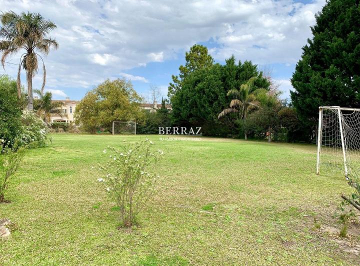 Terreno · 1050m²