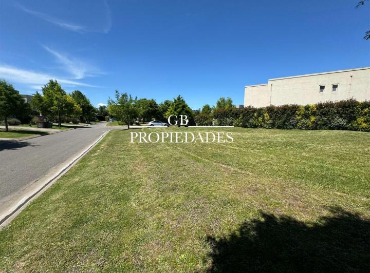 Terreno · 594m²