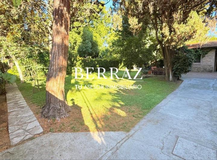 Terreno · 866m²
