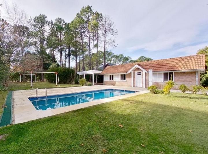 Terreno · 700m² · 2 Ambientes · 1 Cochera